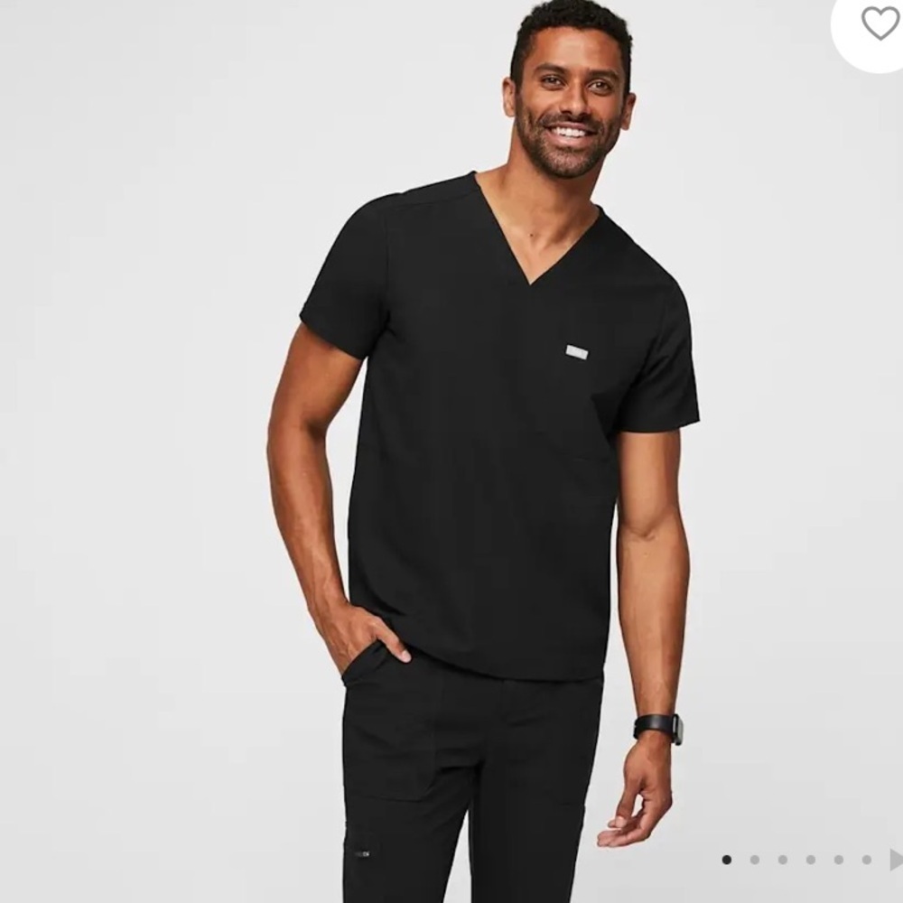 Figs Men's Black V-Neck Short Sleeve Scrub Top